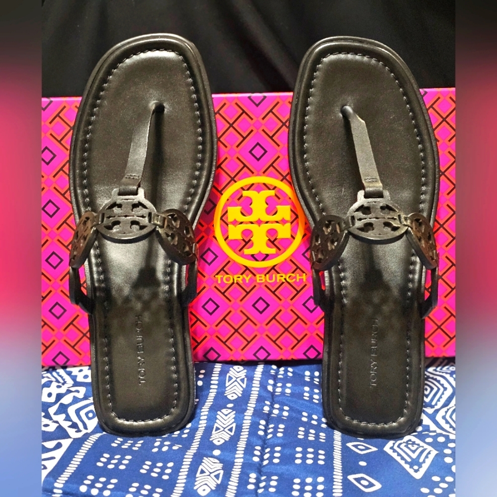 NWT. Tory Burch Miller Tiny Thong Black Sandals 7M